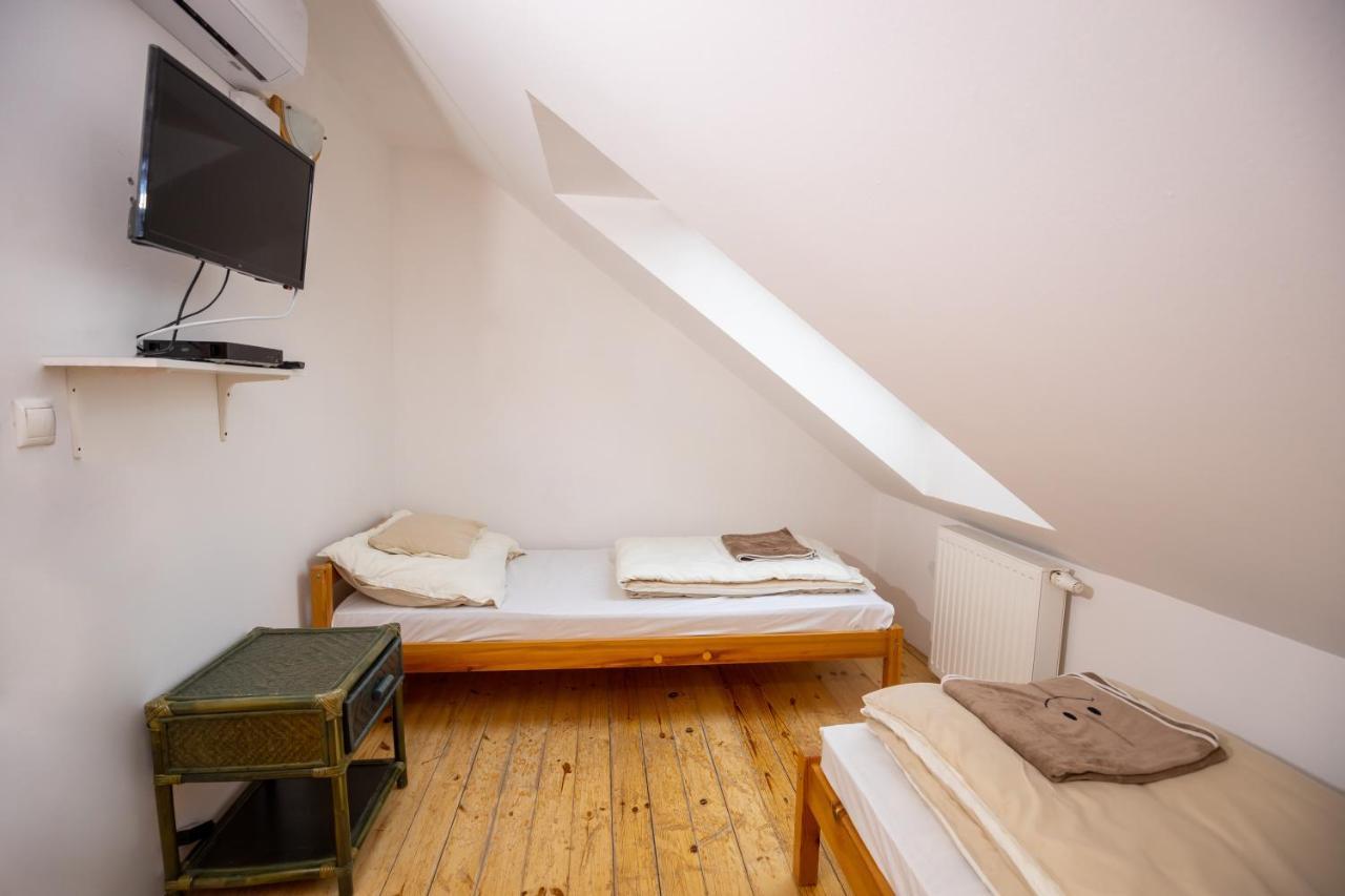 Noble'S Panzio Es Etterem Bed & Breakfast Nemesnep ภายนอก รูปภาพ