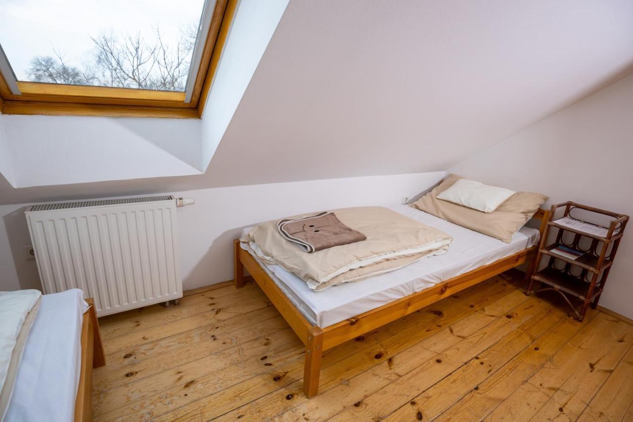 Noble'S Panzio Es Etterem Bed & Breakfast Nemesnep ภายนอก รูปภาพ