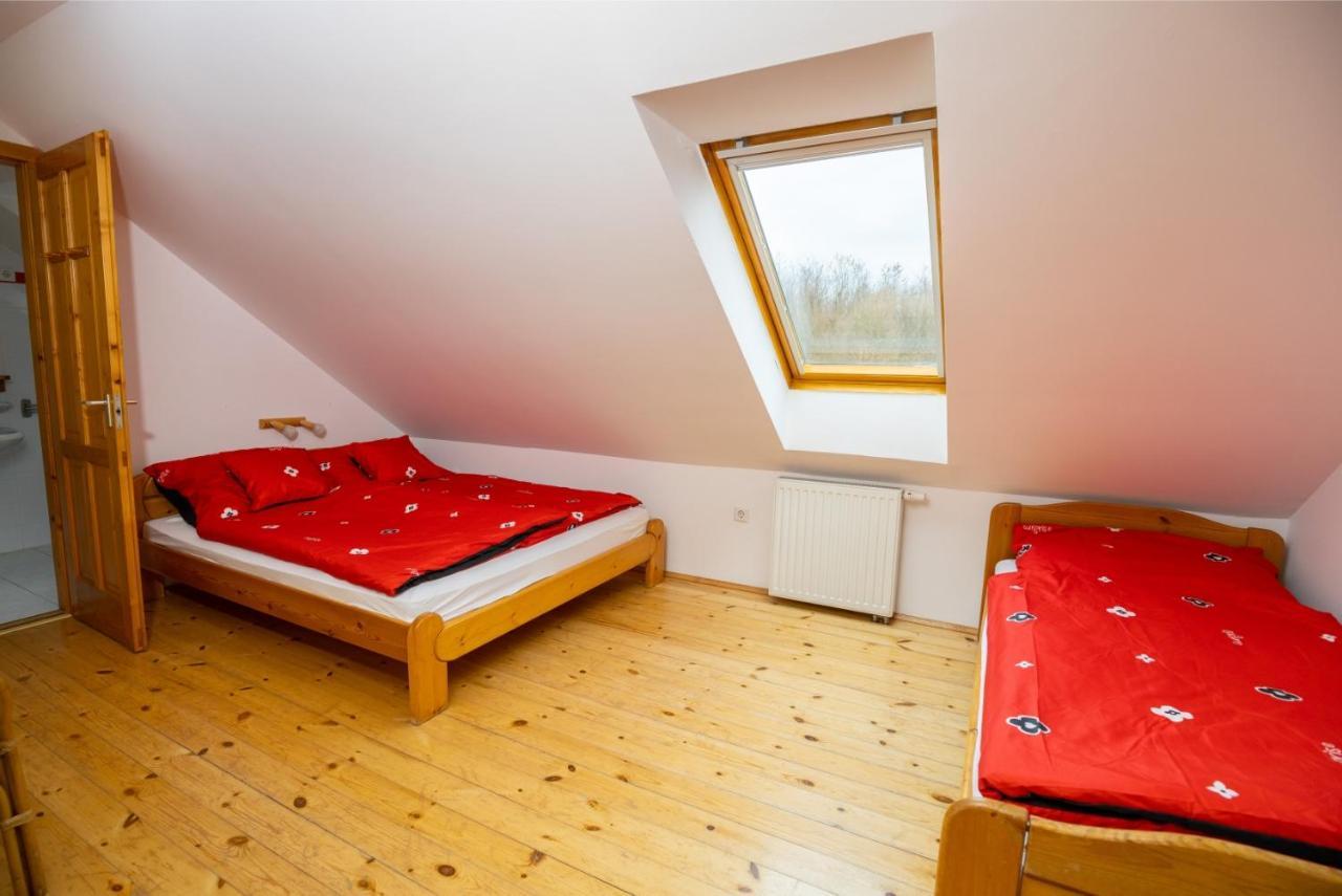 Noble'S Panzio Es Etterem Bed & Breakfast Nemesnep ภายนอก รูปภาพ