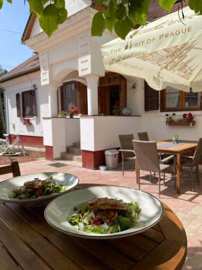 Noble'S Panzio Es Etterem Bed & Breakfast Nemesnep ภายนอก รูปภาพ